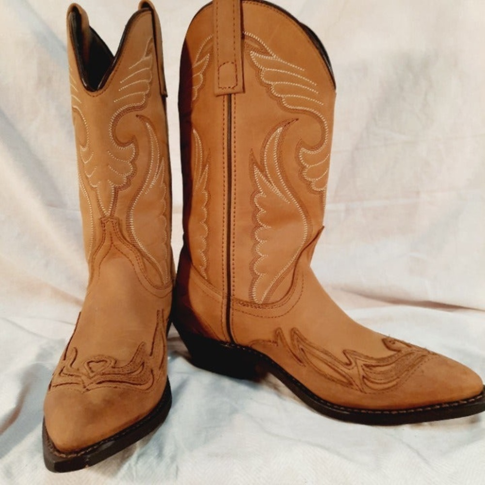 Light brown cowboy boots, Size 8W